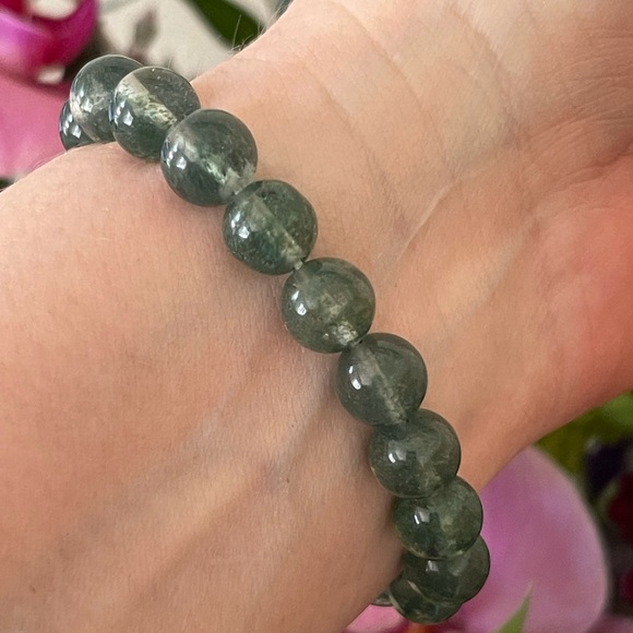Natural green fluorite gemstone bracelet 9mm - Picture 3 of 4